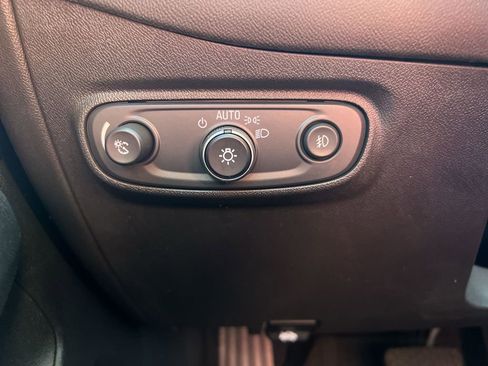 Used 2020 Chevrolet Equinox Premier image 18