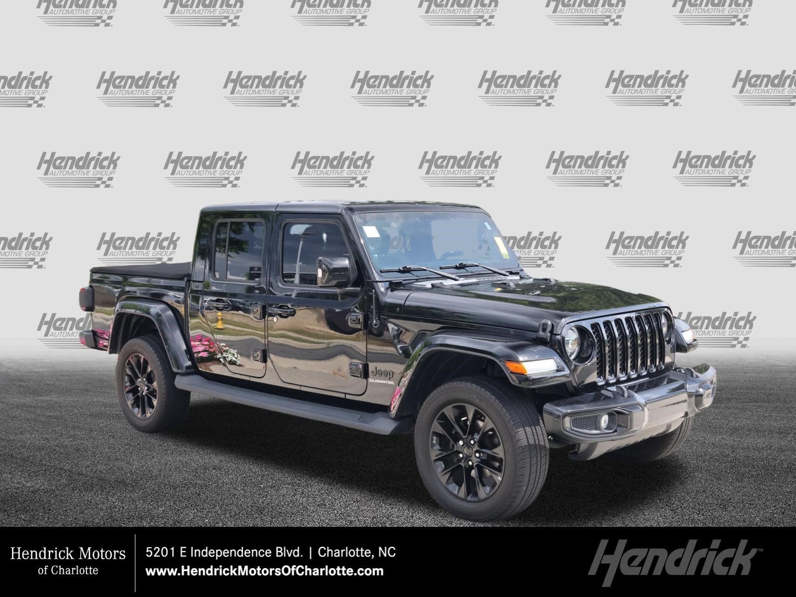 Used 2022 Jeep Gladiator Overland AWD/4WD image 1