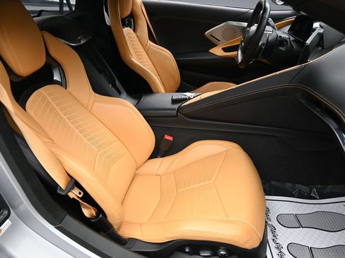 Used 2020 Chevrolet Corvette Stingray Preferred Cpe w/ 2LT Preferred Equipment Group RWD image 31