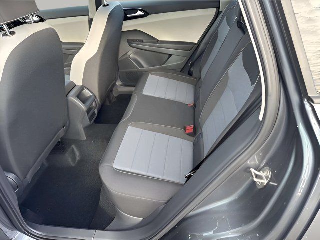 Certified 2025 Volkswagen Taos S AWD/4WD image 7