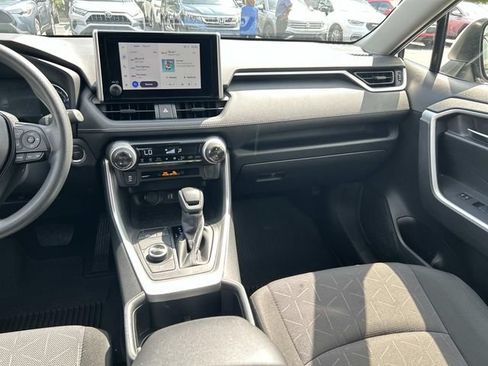 Used 2025 Toyota RAV4 XLE AWD/4WD image 17