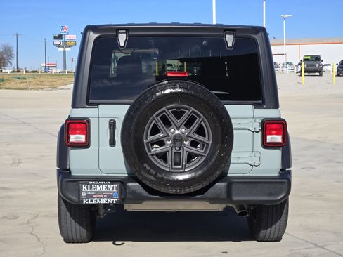 Used 2024 Jeep Wrangler Sport S image 7