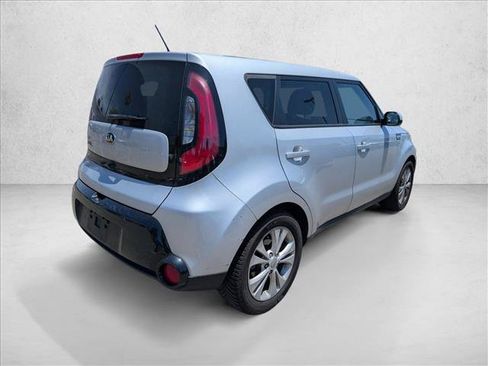 Used 2016 Kia Soul + FWD image 5