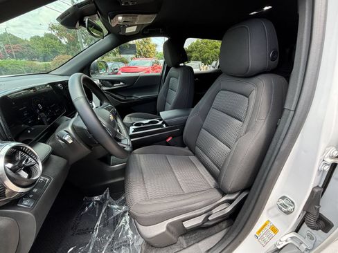 Used 2025 Chevrolet Equinox LT FWD image 31