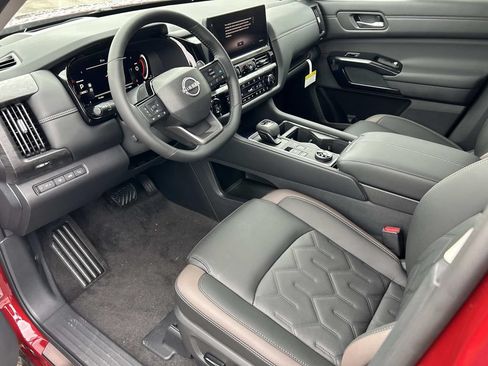 New 2026 Nissan Pathfinder Platinum w/ Lighting Package AWD/4WD image 14