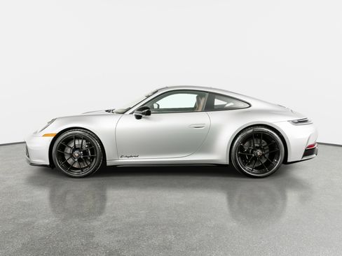 Used 2026 Porsche 911 Carrera 4 GTS image 16