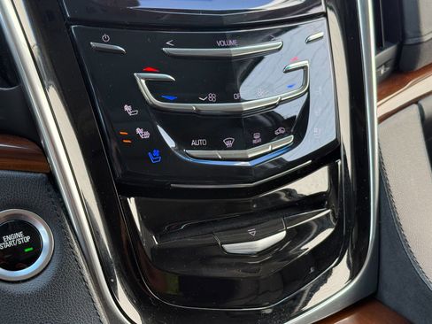 Used 2018 Cadillac Escalade Premium Luxury w/ LPO, Radiant Package AWD/4WD image 22