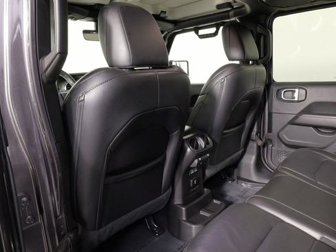 Used 2021 Jeep Wrangler Unlimited Sahara image 34