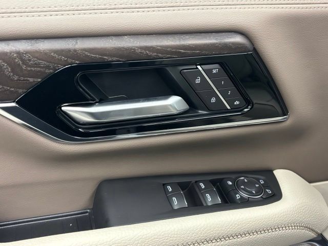 New 2026 GMC Yukon Denali w/ Denali Reserve Package AWD/4WD image 18
