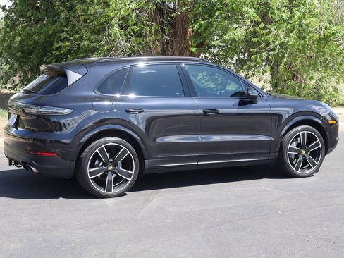 Used 2019 Porsche Cayenne S AWD/4WD image 4
