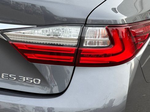 Used 2018 Lexus ES 350 w/ Navigation System Package image 25