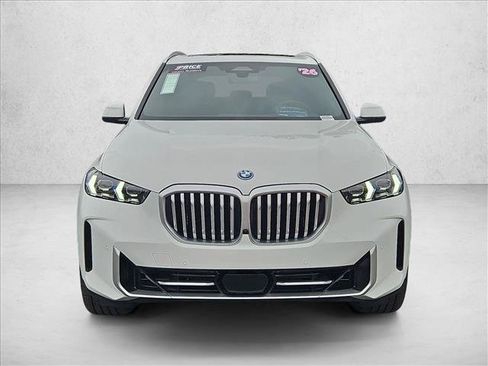 Used 2026 BMW X5 xDrive50e w/ Climate Comfort Package AWD/4WD image 2
