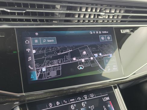Used 2023 Audi Q8 Prestige AWD/4WD image 15
