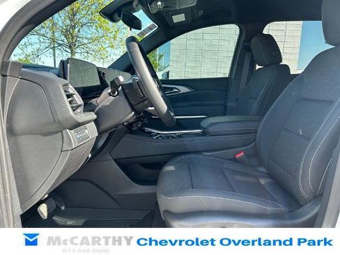 New 2026 Chevrolet Traverse LT w/ LPO, Floor Liner Package AWD/4WD image 17