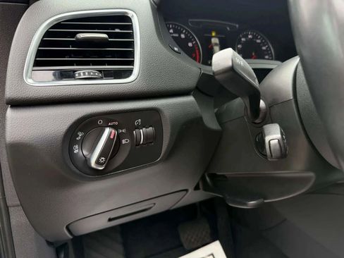 Used 2018 Audi Q3 2.0T Premium Plus w/ Premium Plus Package image 30