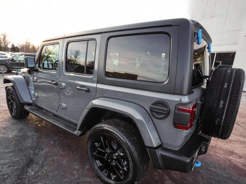 Used 2023 Jeep Wrangler Unlimited Sahara w/ Cold Weather Group image 4