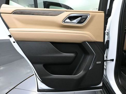 Used 2021 Chevrolet Tahoe Premier w/ Premium Package image 42