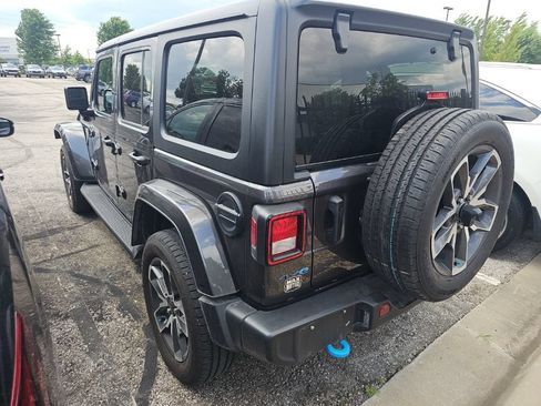 Used 2024 Jeep Wrangler Unlimited w/ Convenience Group AWD/4WD image 7