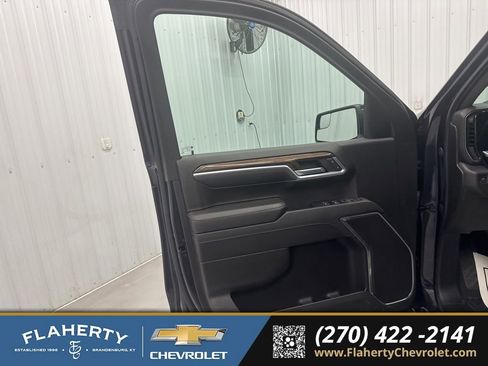 Used 2022 Chevrolet Silverado 1500 RST image 8