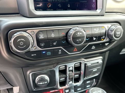 New 2023 Jeep Wrangler Unlimited Rubicon 4xe w/ Cold Weather Group AWD/4WD image 19
