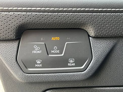 New 2025 Volkswagen Atlas Cross Sport SE AWD/4WD image 18