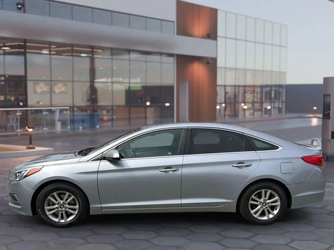 Used 2016 Hyundai Sonata SE FWD image 4