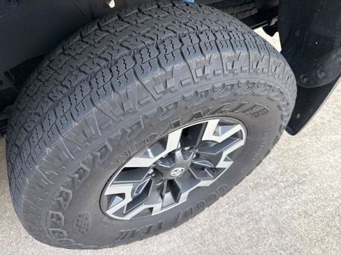Certified 2023 Toyota Tacoma TRD Off-Road image 7