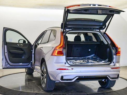New 2026 Volvo XC60 T8 Plus w/ Climate Package PRO image 25