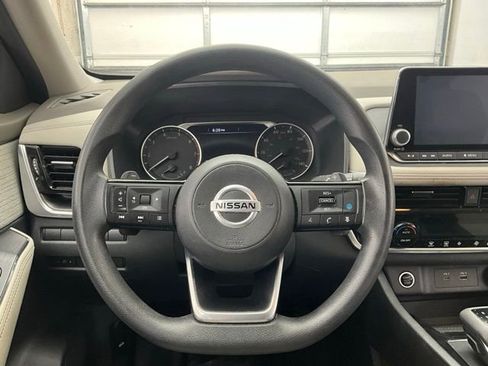 Used 2021 Nissan Rogue SV FWD image 8