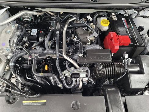 Used 2025 Nissan Sentra SV FWD image 30