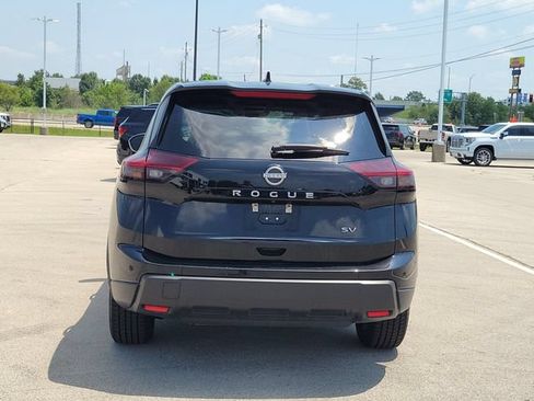 Used 2024 Nissan Rogue SV FWD image 5