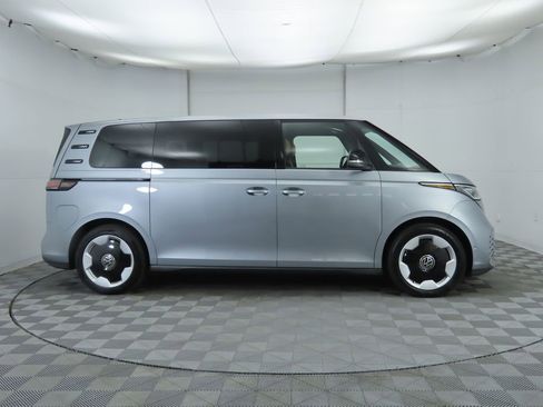 New 2025 Volkswagen ID. Buzz Pro S image 4