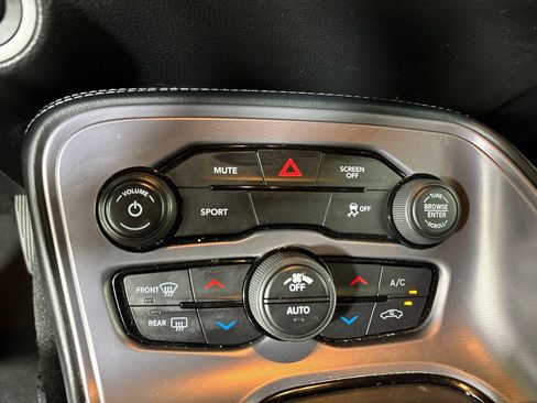 Used 2023 Dodge Challenger SXT RWD image 15