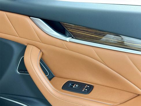 Used 2019 Maserati Levante S GranSport image 37