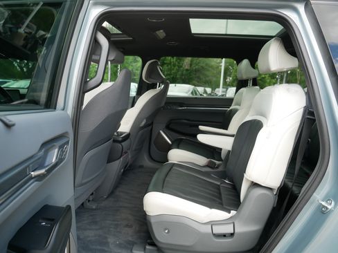 Certified 2024 Kia EV9 GT-Line AWD/4WD image 37