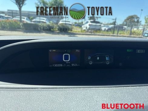 Used 2022 Toyota Prius LE FWD image 8