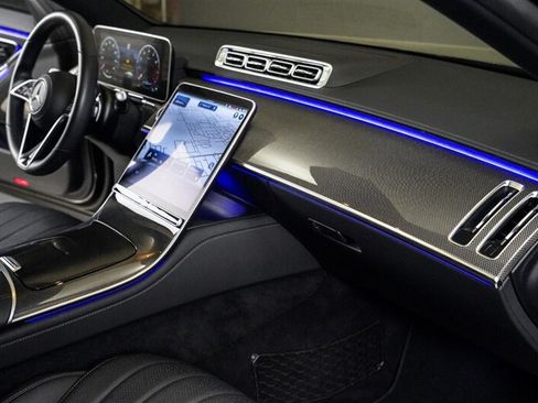 Used 2022 Mercedes-Benz S 500 4MATIC w/ AMG Line Package image 19