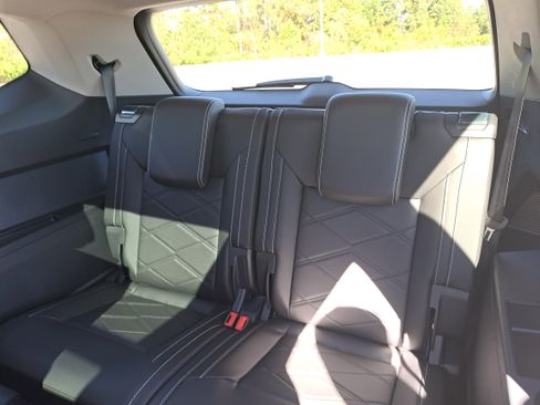 New 2026 Volkswagen Atlas SE image 12