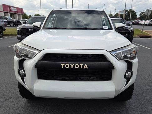 Used 2019 Toyota 4Runner SR5 Premium AWD/4WD image 2