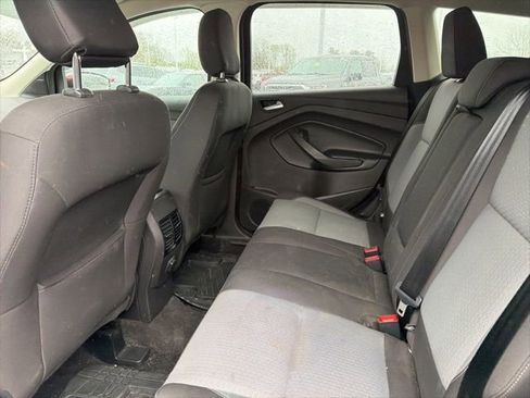 Used 2018 Ford Escape SE image 16