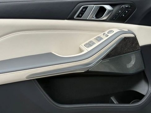 Certified 2023 BMW X7 M60i w/ Executive Package image 18