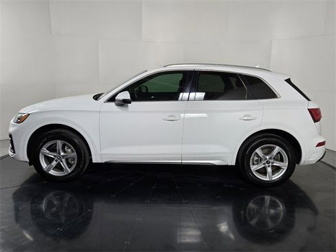 Used 2021 Audi Q5 2.0T Premium w/ Convenience Package image 3