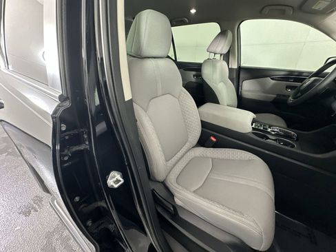Used 2023 Honda Pilot LX image 27