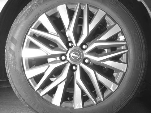 Used 2025 Nissan Altima 2.5 SV FWD image 16