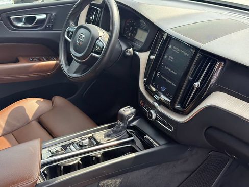 Used 2018 Volvo XC60 T5 Inscription w/ Convenience Package AWD/4WD image 10