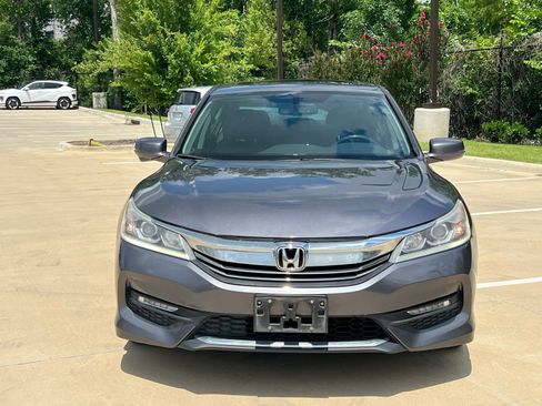 Used 2017 Honda Accord EX-L image 2