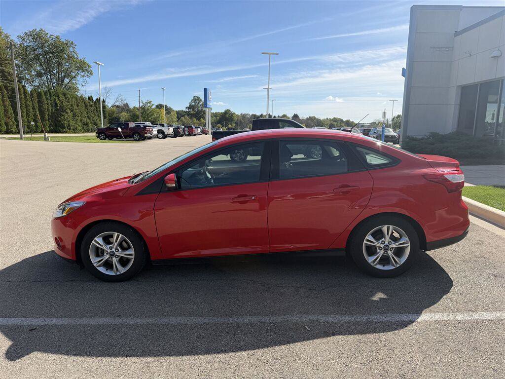 Used 2014 Ford Focus SE w/ SE Winter Package FWD image 17