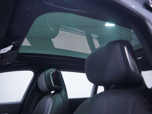 New 2026 BMW 740i w/ Premium Package RWD image 8