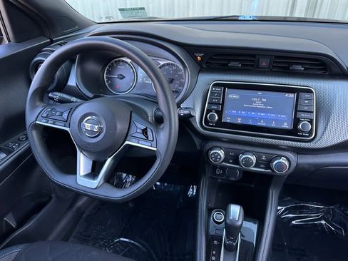 Used 2018 Nissan Kicks S image 18