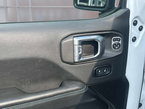 Used 2024 Jeep Wrangler High Altitude AWD/4WD image 16